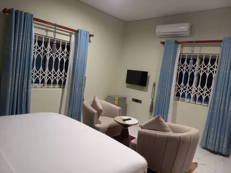 Family Room - Image 2